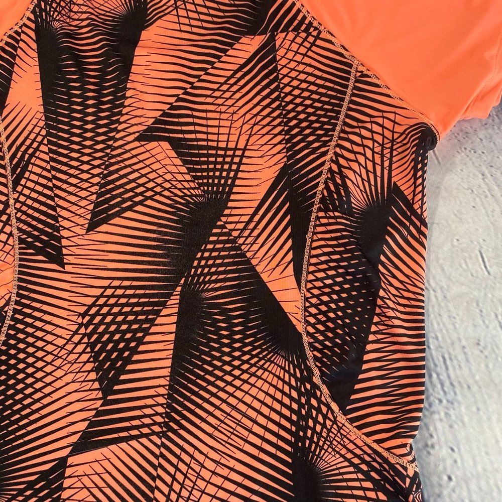 Reeebok Short Sleeve Athletic Printed Tops Shirt - Picture 5 of 6